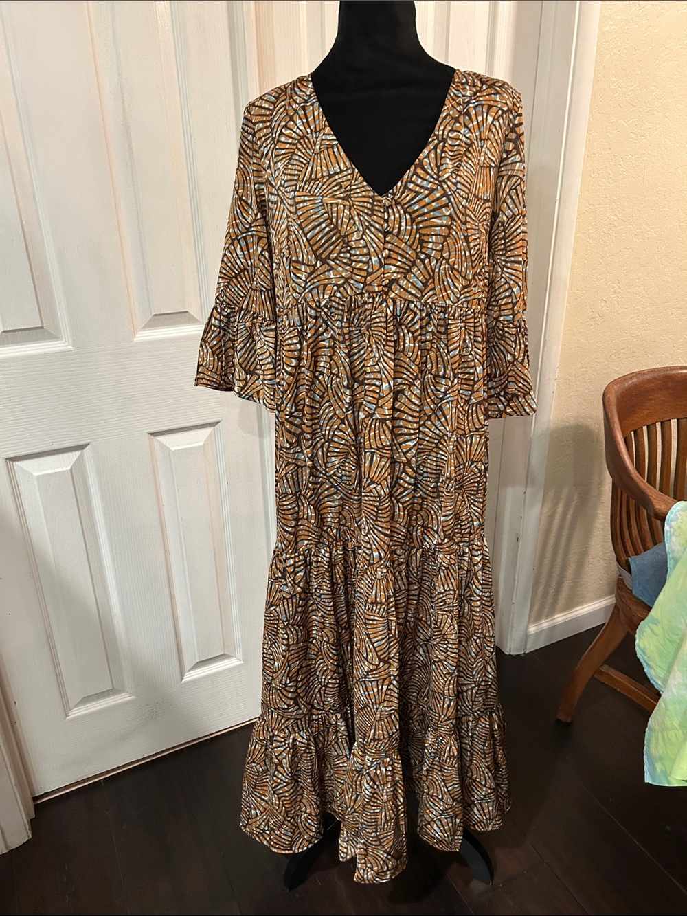 Ingrid & Isabel Flutter maternity dress size M